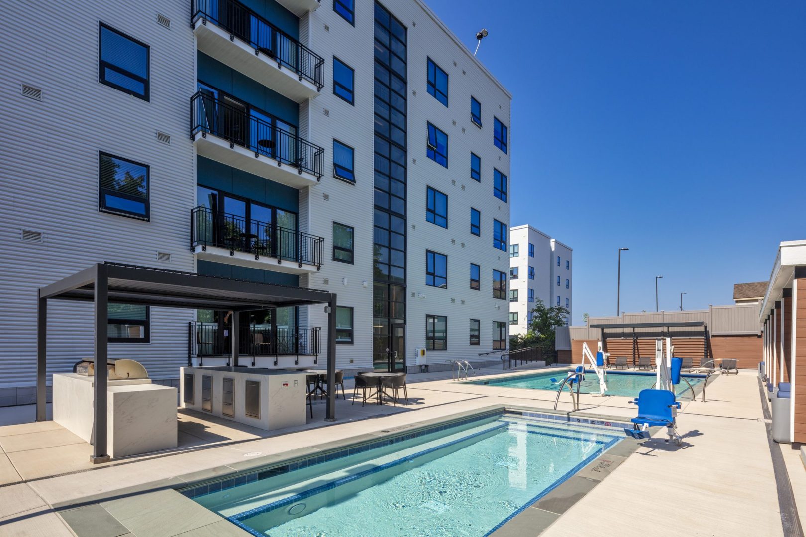pool at apartments near syracuse university