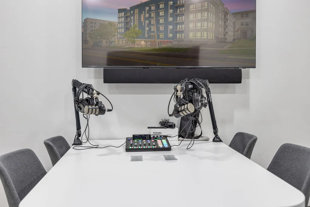 syracuse off campus apartments with podcast setup